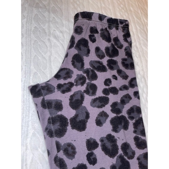Kid’s Light Purple Xhilaration Leopard Print Leggings 💜 - Picture 3 of 15